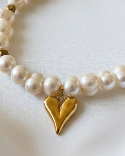 Natural Pearl Choker Necklace with Gold Heart – Handmade Minimal Jewelry